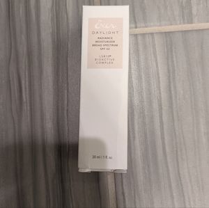 Ever Daylight radiance moisturizer broad spectrum